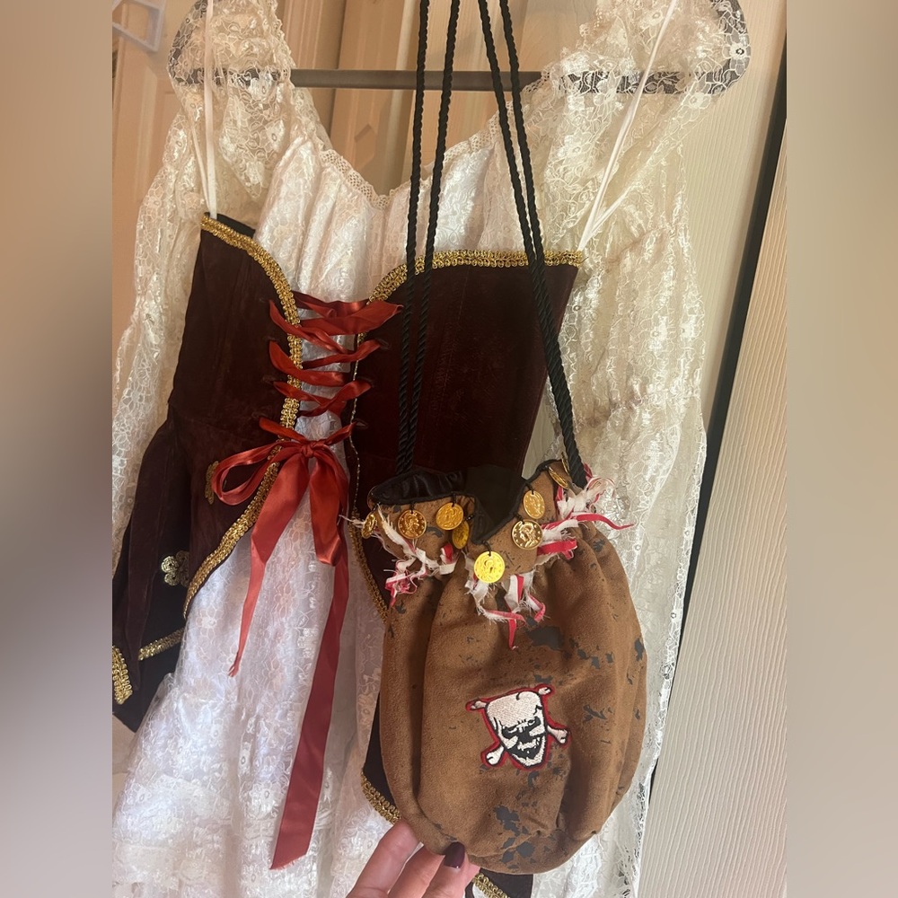 Lacey Pirate Halloween costume size Small